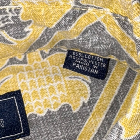 Reyn Spooner Hawaiian Aloha Shirt Men's Medium Button Down Reverse Print Short - Picture 3 of 6